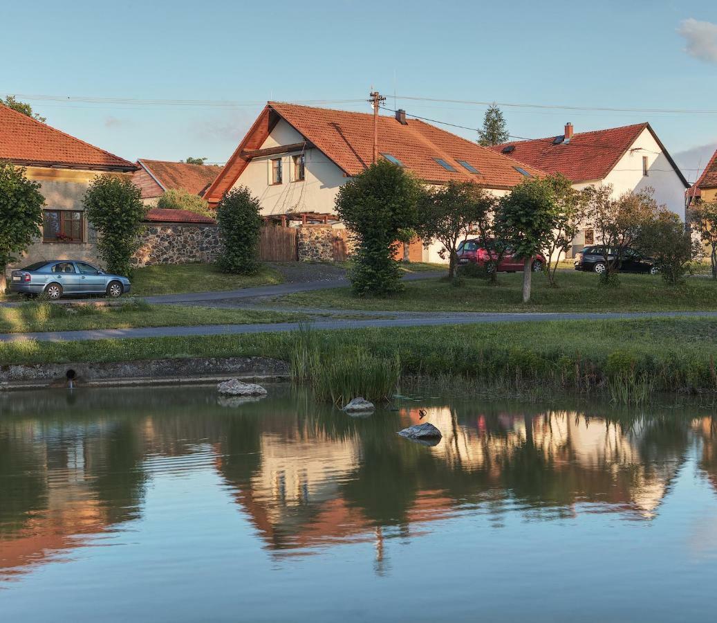 شقة Zeleny Statek Bzova المظهر الخارجي الصورة
